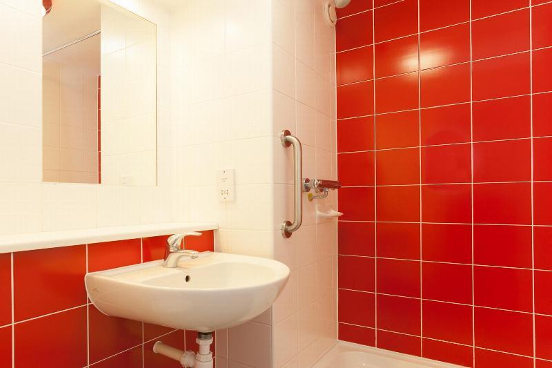 Travelodge Bracknell Central Екстериор снимка